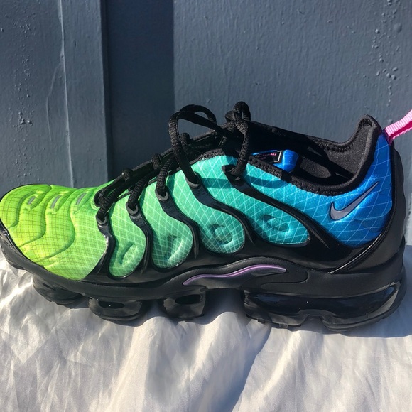 nike vapormax plus size